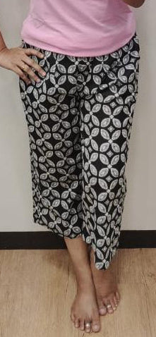 Black Block Printed Cotton Capri
