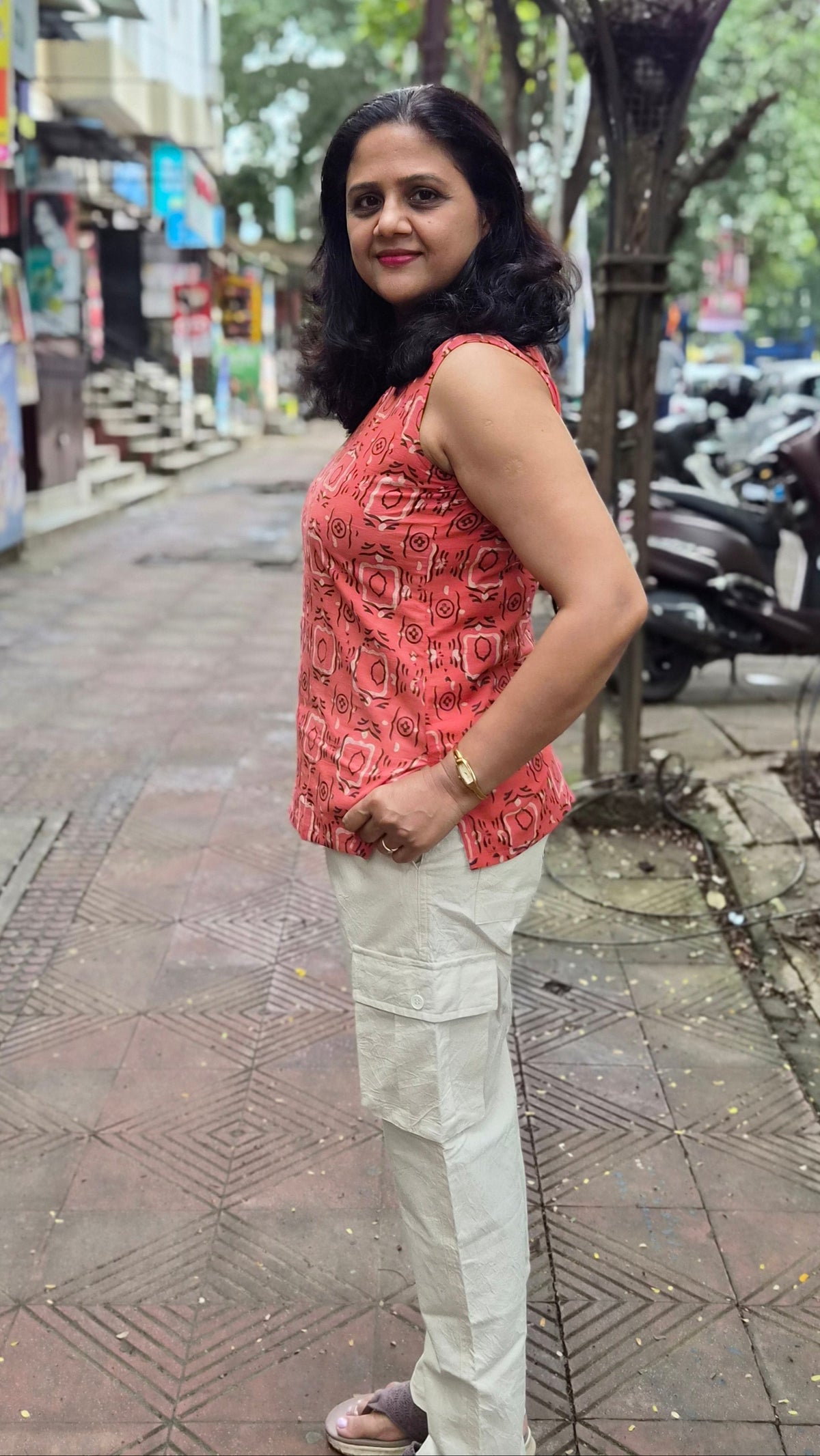 Off White Khadi Cotton Cargo Pant