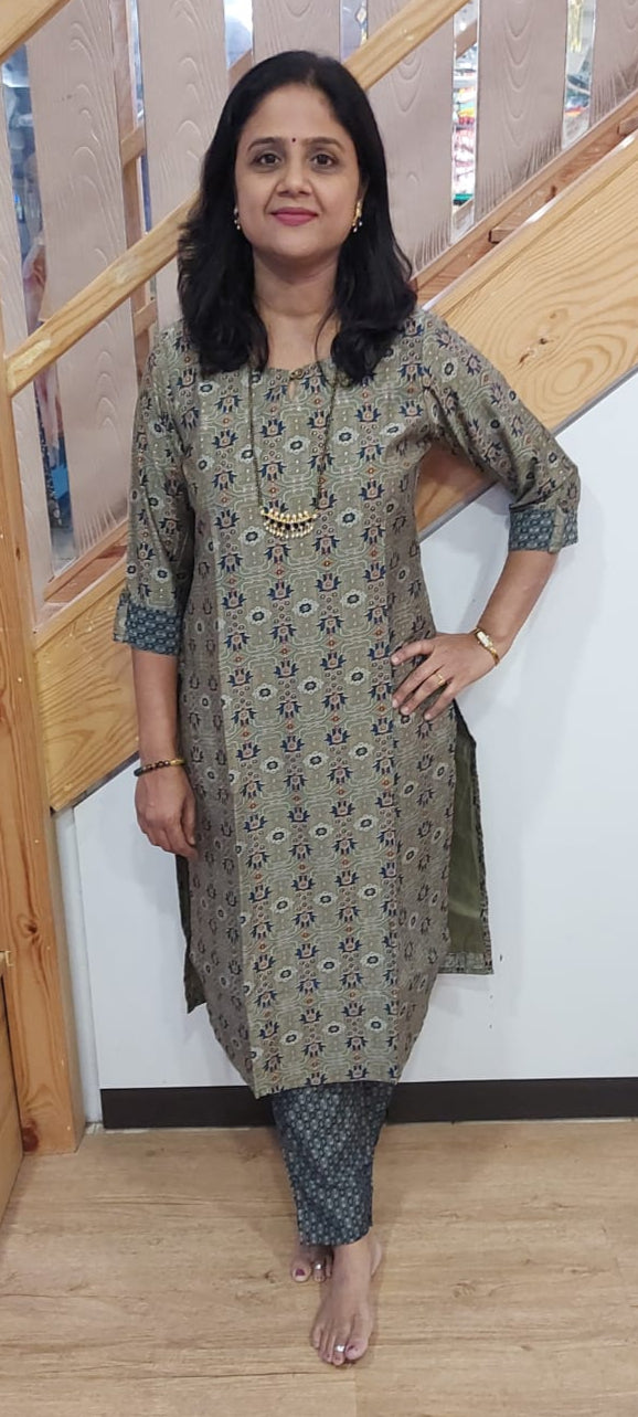 Light Mehendi Green Muslin Foil Full suit (Kurta with Pant)