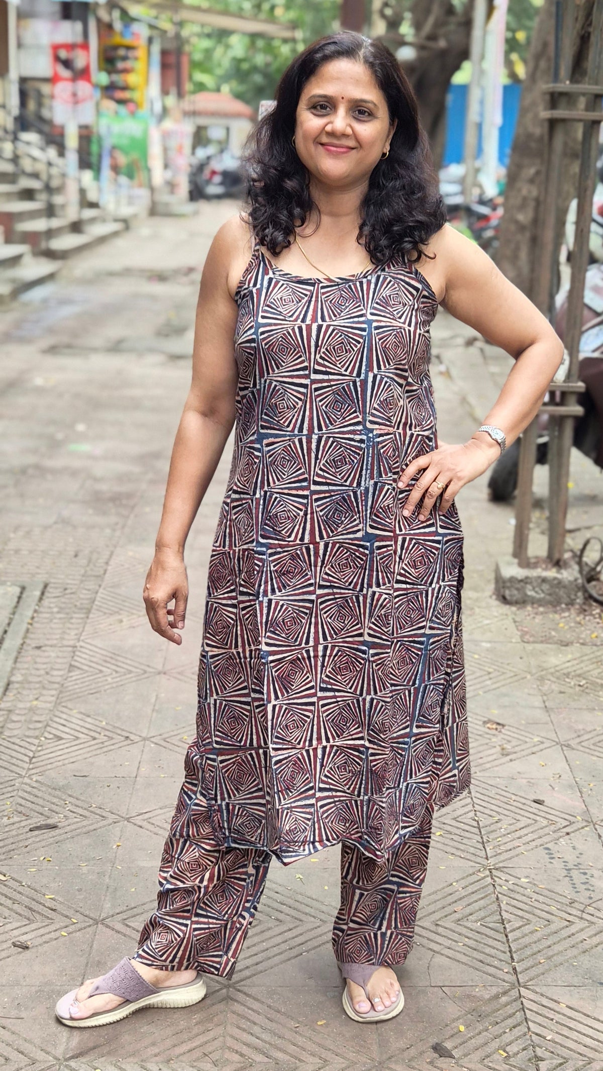 Maroon Block printed spaghetti kurta with pant