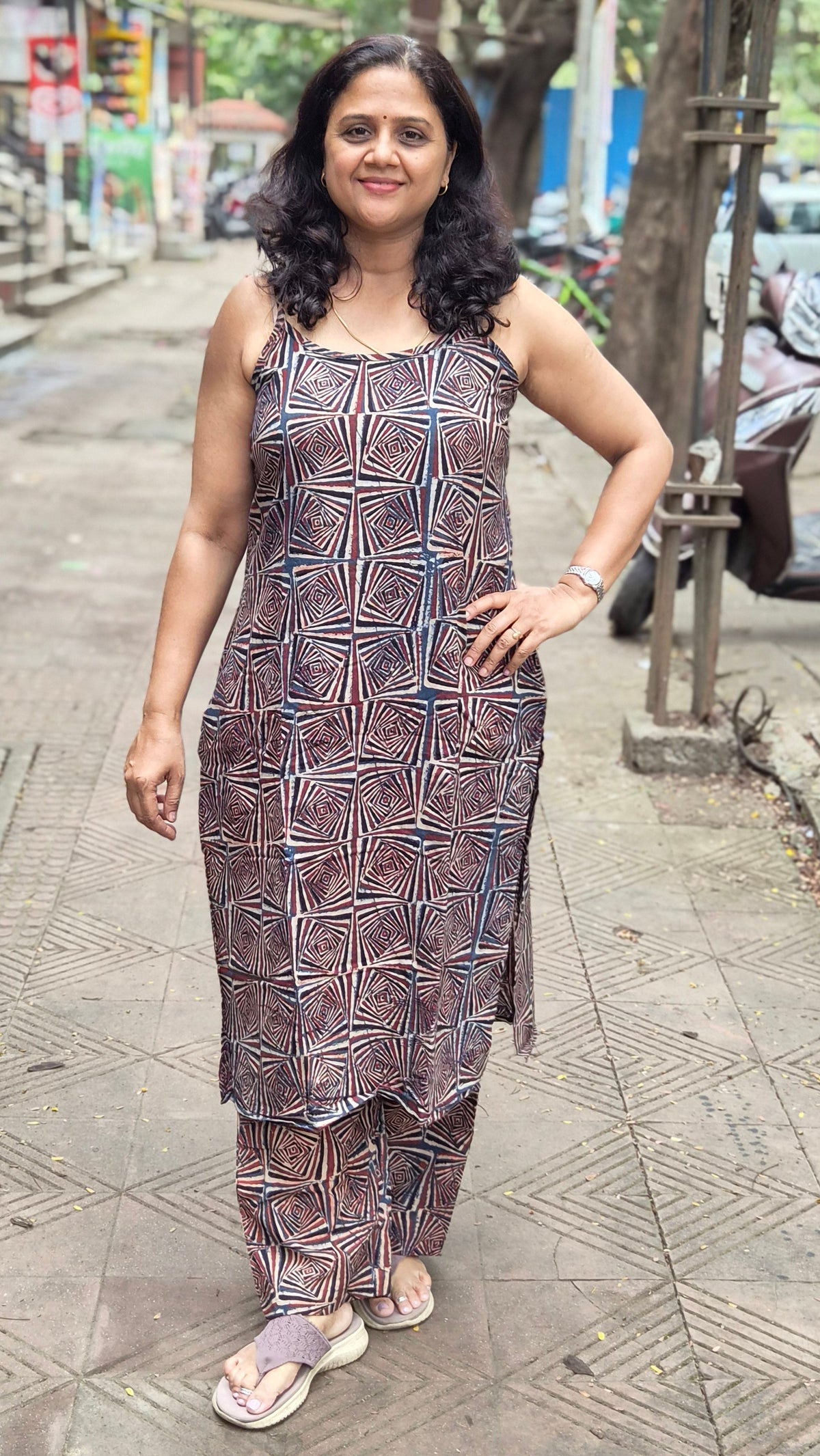 Maroon Block printed spaghetti kurta with pant