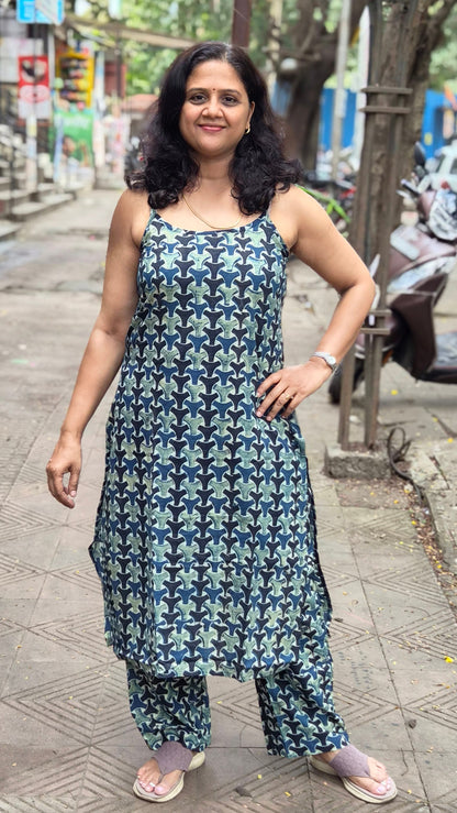 Green Block printed spaghetti kurta with pant