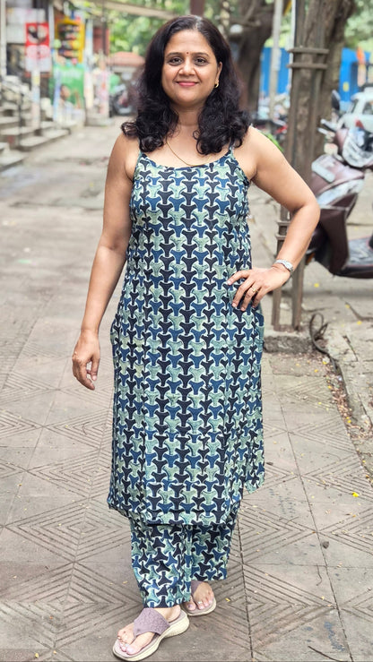 Green Block printed spaghetti kurta with pant