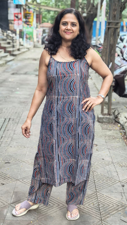 Indigo Block printed spaghetti kurta with pant