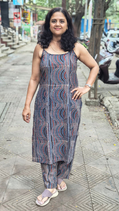 Indigo Block printed spaghetti kurta with pant