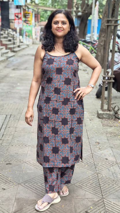 Black Block printed spaghetti kurta with pant