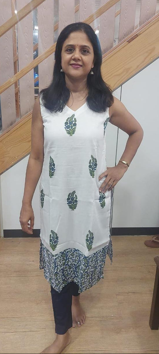 White Pure Cotton Printed Sleeveless Kurta