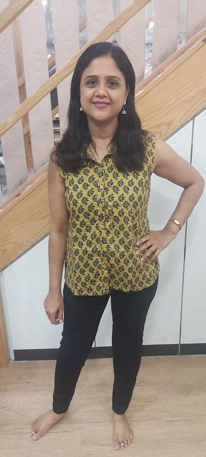 Mehendi Green Cotton Sleeveless Shirt
