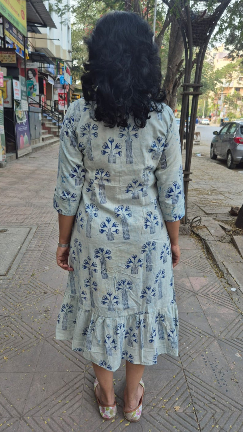 Clay Cracks Dabu Sleeved One Piece