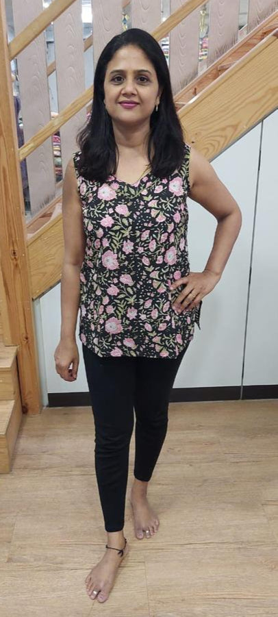Black Cotton Sleeveless Short Top